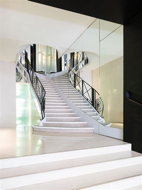 Chanel staircase color